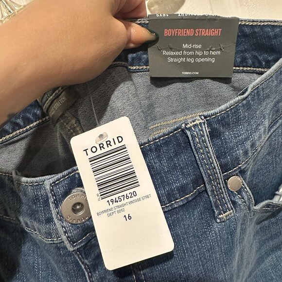 NWT Torrid Boyfriend Straight Vintage Stretch Mid-Rise Jean 16XS - Picture 5 of 5